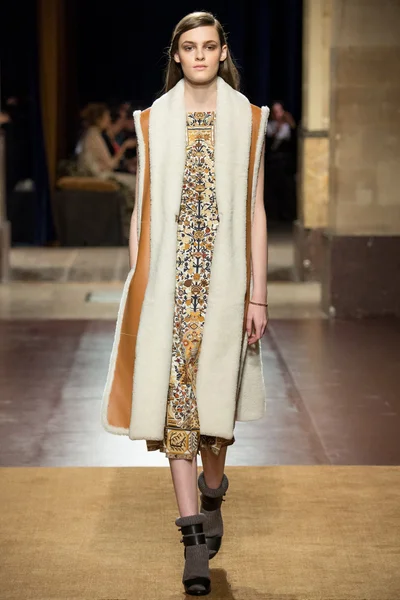 Look 7